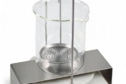 Come determinare la densit&agrave; di solidi e liquidi con la bilancia